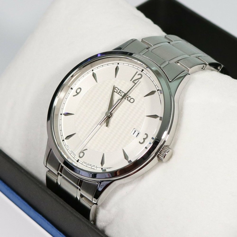 Seiko Classic White Steel Classic 40mm Watch - Picture 3 of 4